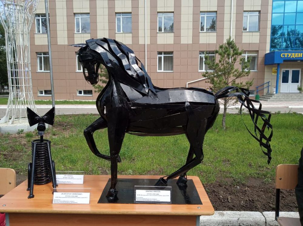 Темірден жасалған тұлпар