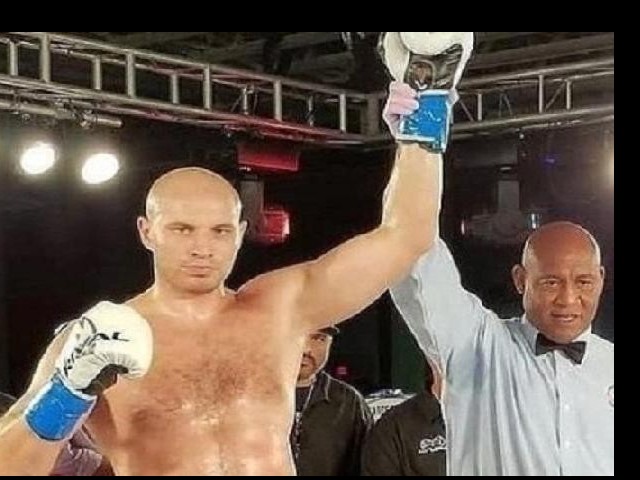 Иван Дычко қарсыласын нокаутқа жіберді