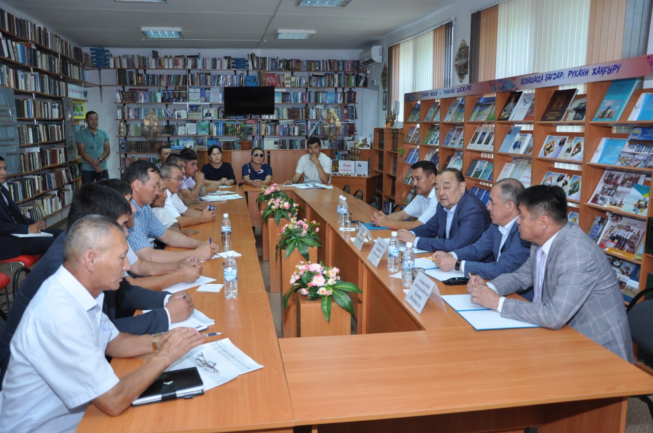 Сенаторлар Батыс Қазақстан облысындағы ауыл тұрғындарымен кездесті