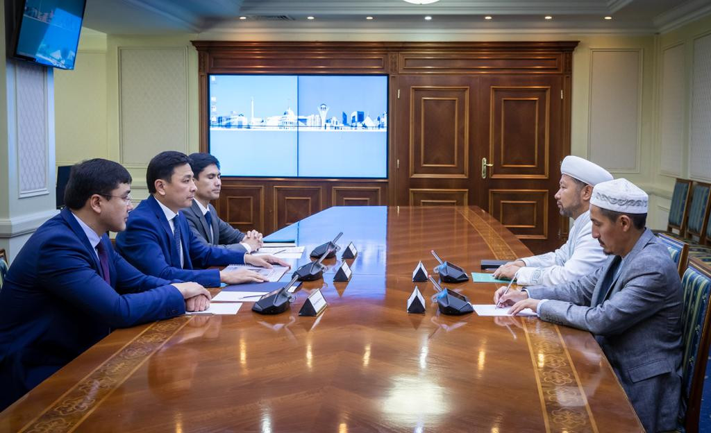 Елорда әкімі ҚМДБ наиб мүфтиімен кездесті