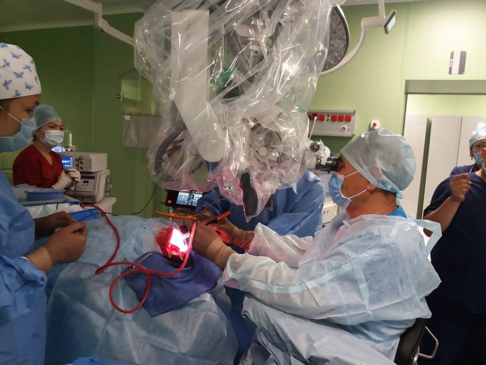 Бірегей гибридті операциялық зал