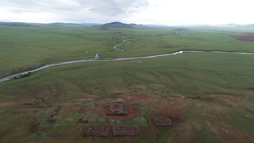 Өтүкенде қағанға арналған кешен табылды