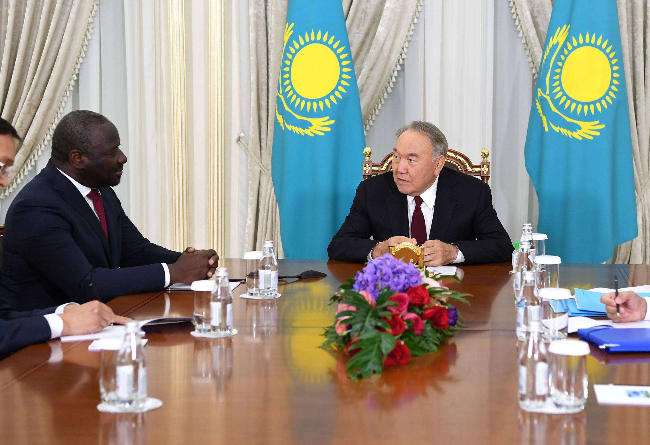 Тұңғыш Президент Ядролық сынақтарға жаппай тыйым салу туралы шарт ұйымының Атқарушы хатшысы Лассина Зербомен кездесті