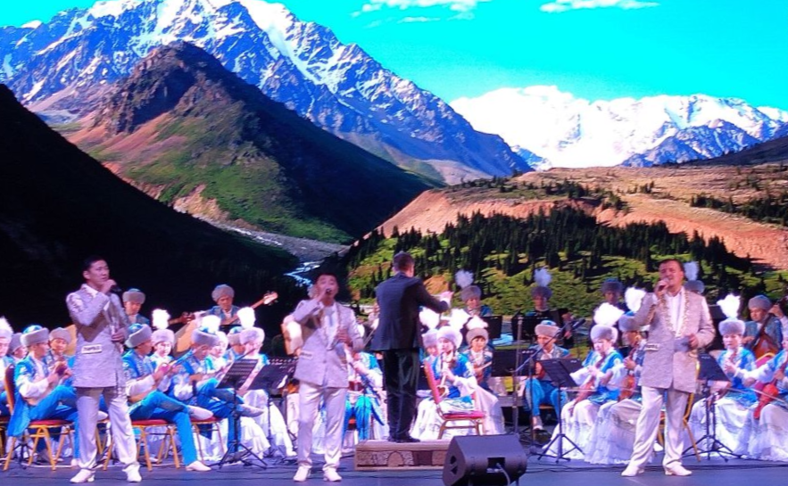 Қостанайда оркестрлер мен ансамбльдердің тұңғыш халықаралық фестивалі өтіп жатыр