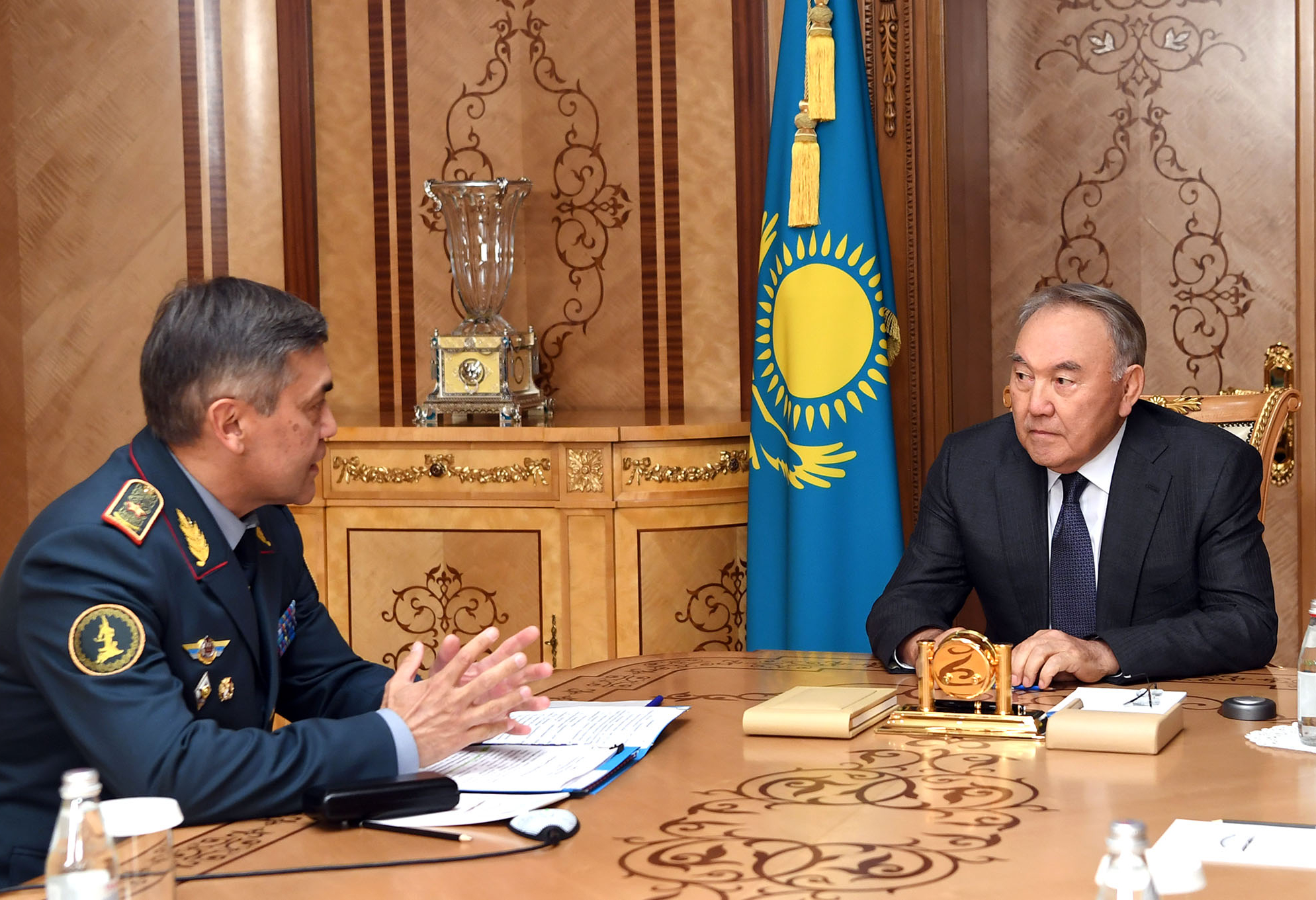 Қауіпсіздік Кеңесінің Төрағасы Қорғаныс министрі Нұрлан Ермекбаевты қабылдады
