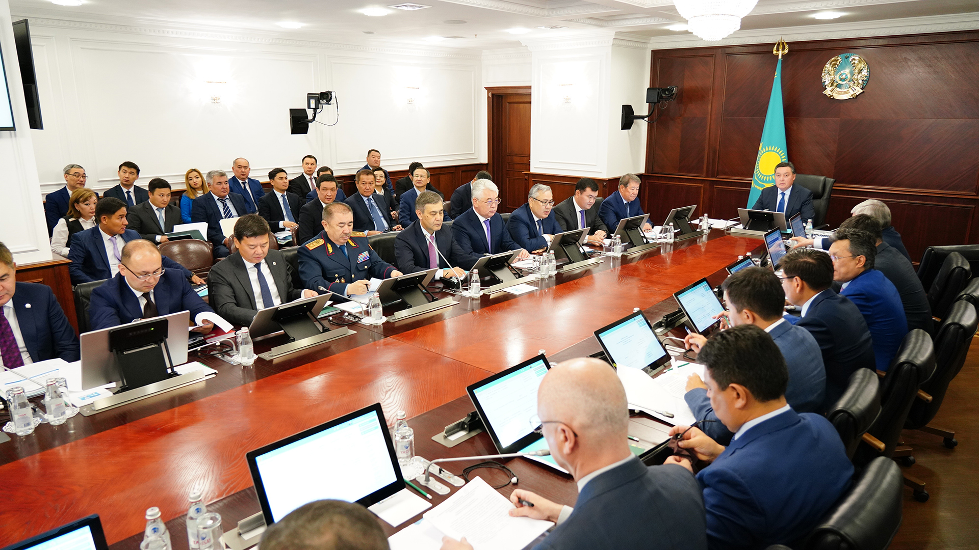 А. Мамин 7 қыркүйекке дейін Жолдауды іске асырудың Жалпыұлттық жоспарының жобасын әзірлеуді тапсырды