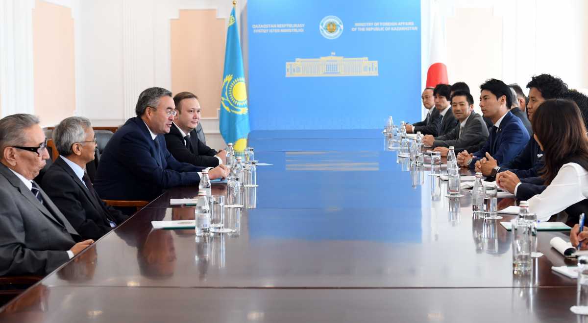 Жапония Парламенті Өкілдер палатасының депутаттарымен кездесті