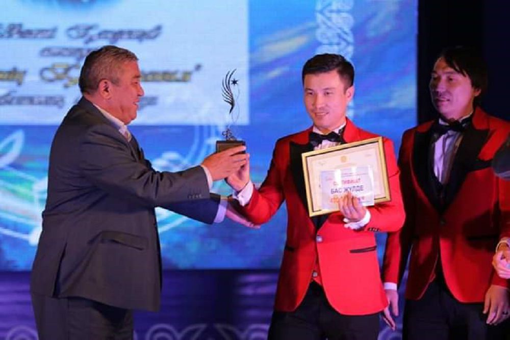 Шәмші әндері Түркістан төрінде шарықтады