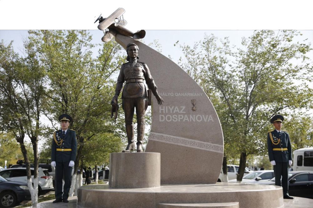 Атырауда Хиуаз Доспанованың ескерткіші ашылды