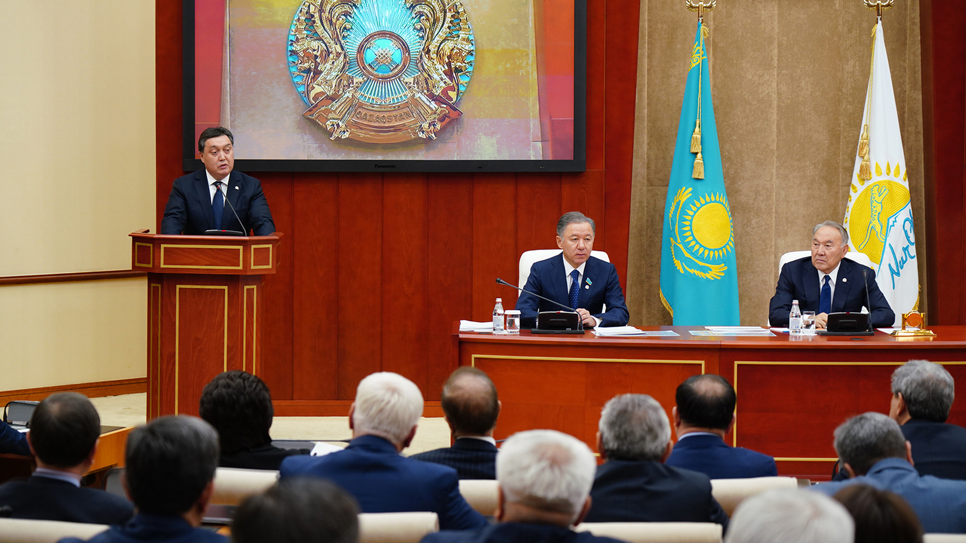 Үкімет басшысы «100 нақты қадам» Ұлт жоспарының орындалуы туралы баяндап берді