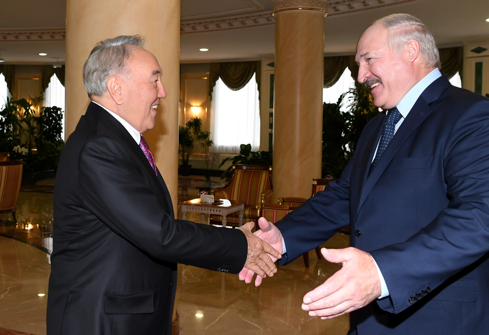 Елбасы Александр Лукашенкомен кездесті