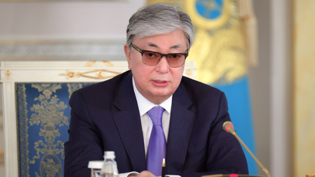 Президент Мәскеуде қаза тапқан бойжеткеннің анасымен сөйлесті