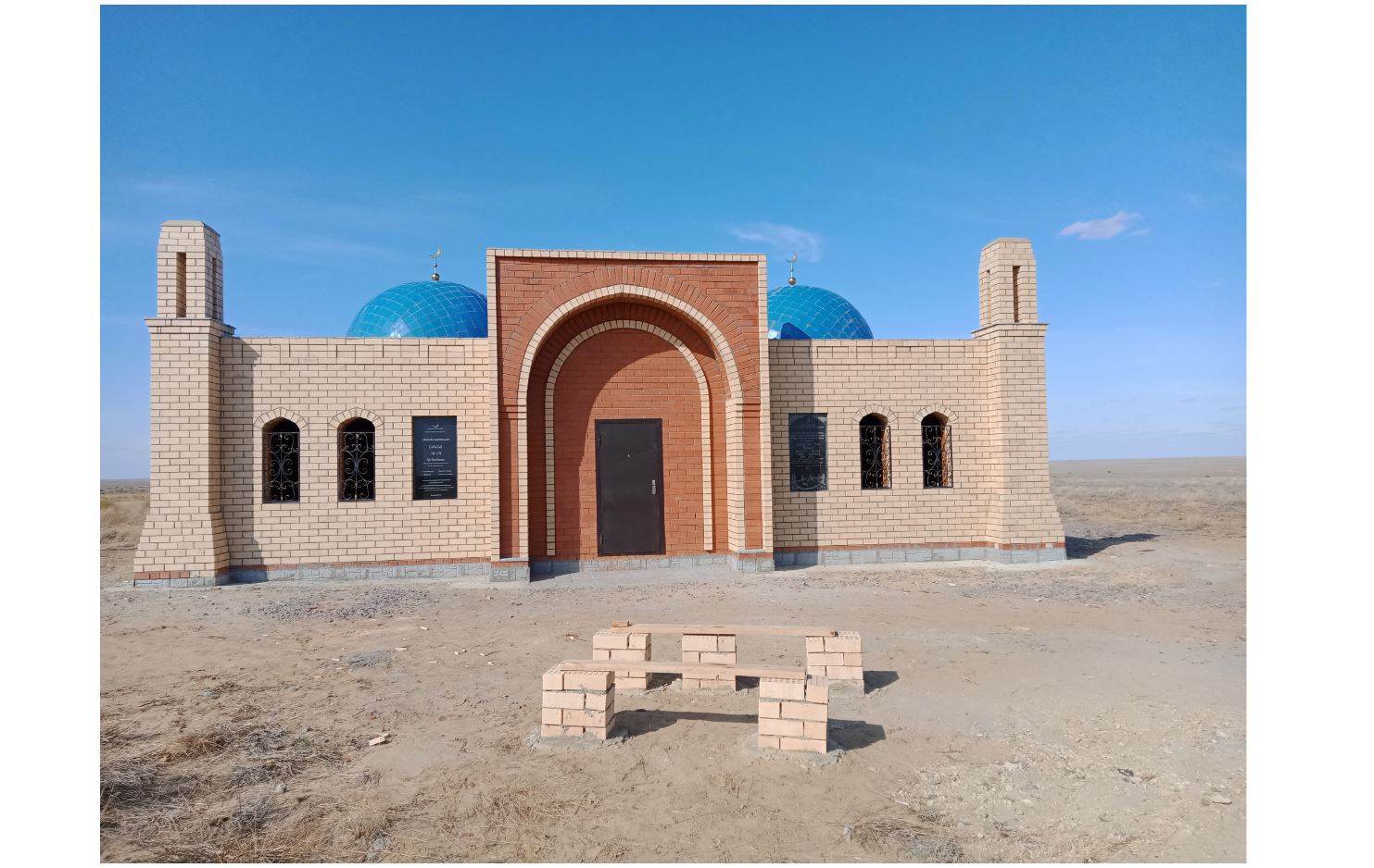 Тілеп қобызшыға кесене тұрғызылды