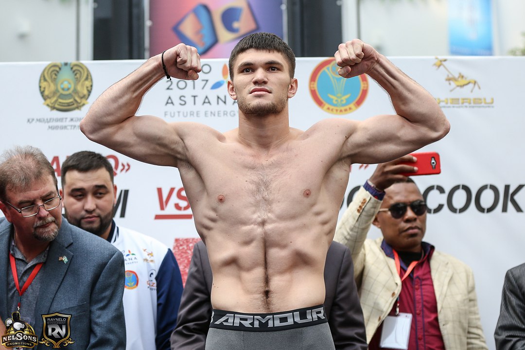 Әли Ахметов «ТОП-15» боксшының қатарына қосылды