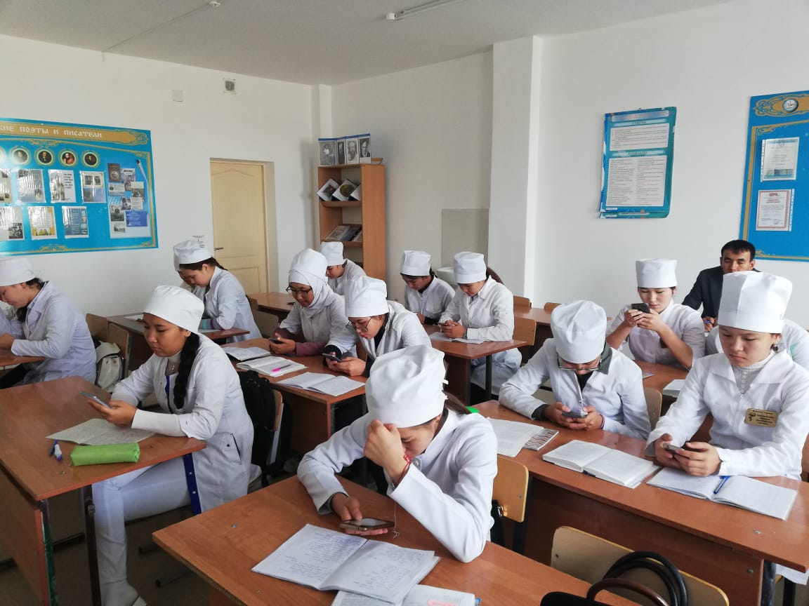 Студенттер жемқорлықты анықтауға арналған сауалнамаға қатысты