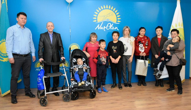 Мүмкіндігі шектеулі жандарға арбалар берілді