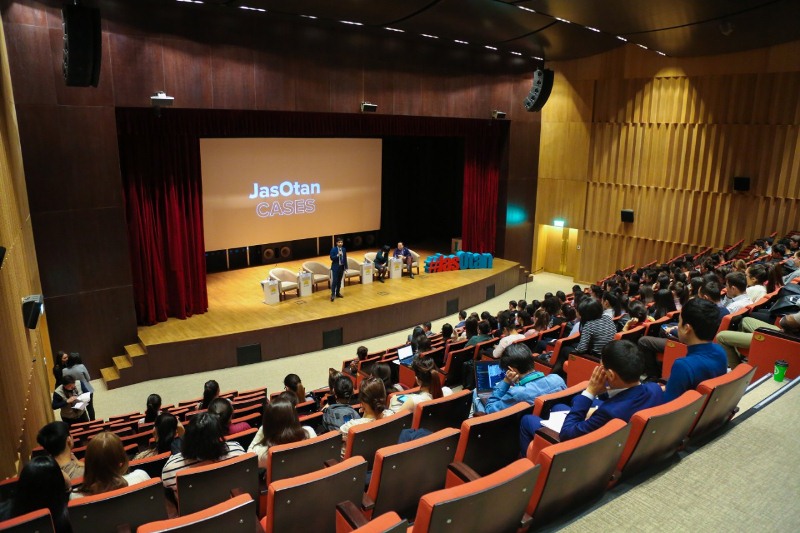 Жастар Тұңғыш Президент туралы ойларымен бөлісті