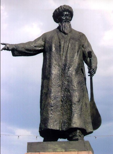 Тұлға ескерткіші тұғырға қайта қонды