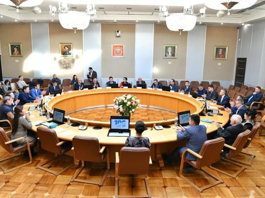 Орынборда «Егемен»-нің жүз жылдығына орай дөңгелек үстел өтті