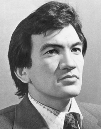 Түркітанушы ғалым Асқар Егеубаевтың үйіне ескерткіш тақта орнатылды