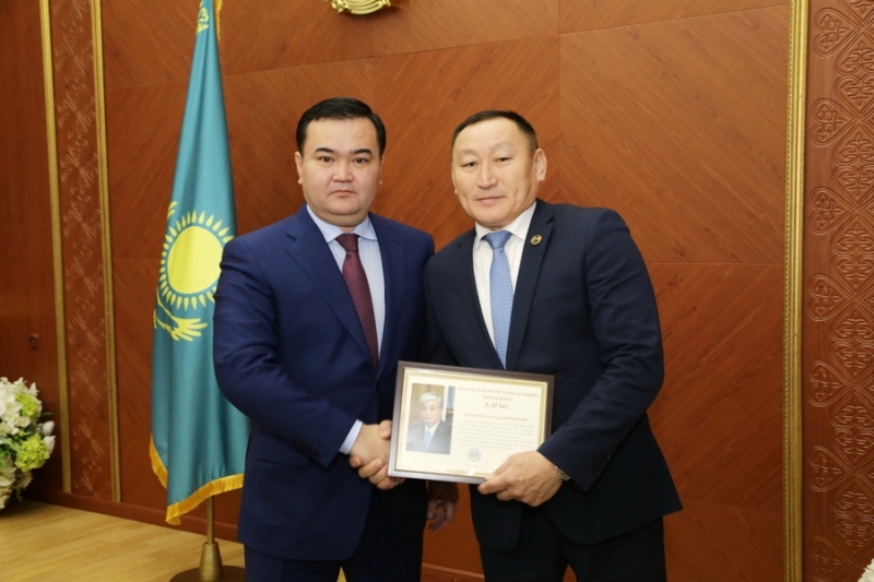 Қарағандыда Арысқа көмектескендер марапатталды