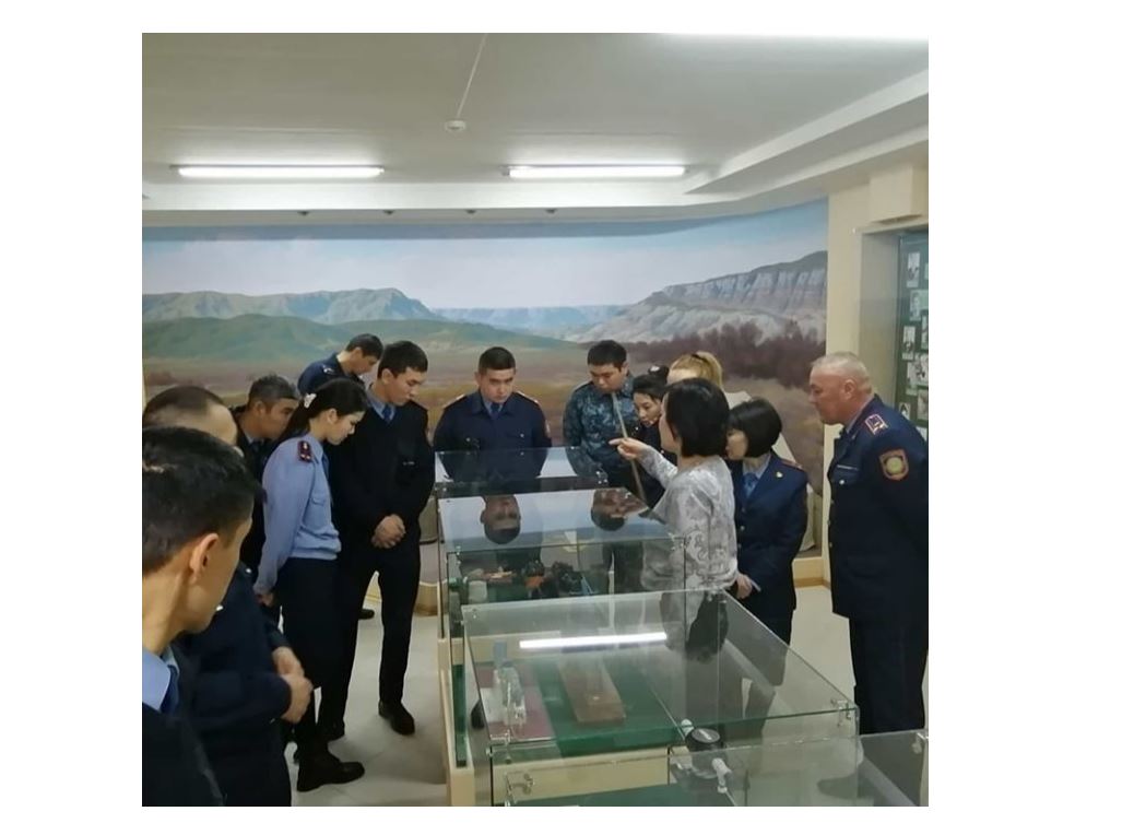 Полицейлер музейлерге саяхат жасады