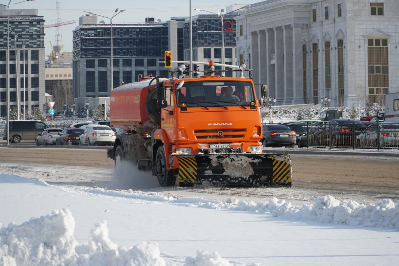 Елордада бүгін түнде 20 мың текше метрден астам қар шығарылды