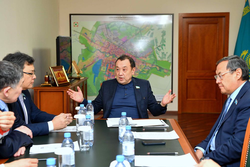 Сенатор Серік Жақсыбеков елордалық мәслихатта болды