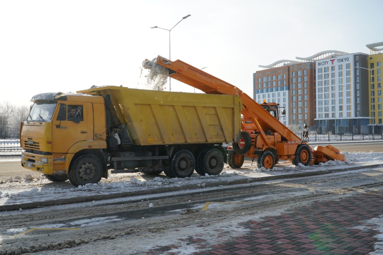 Елорда көшелерінен 15 мың текше метрге жуық қар шығарылды