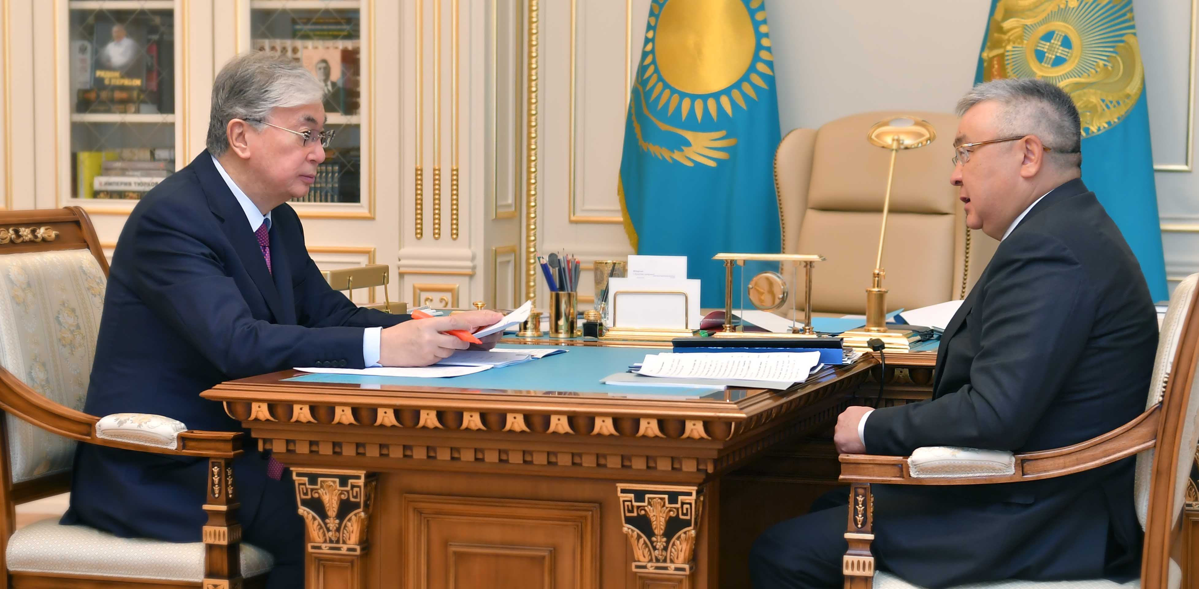 Мемлекет басшысы Жоғарғы Сот Кеңесінің төрағасы Талғат Донақовты қабылдады