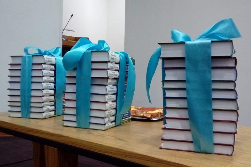 Қазіргі заманғы қазақ әдебиеті 6 тілге аударылады