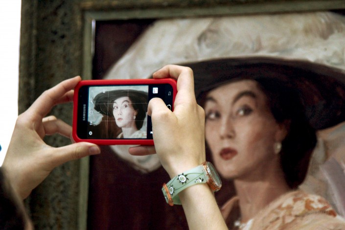 Модель Алла Елшін туралы фильм Парижде көрсетілді