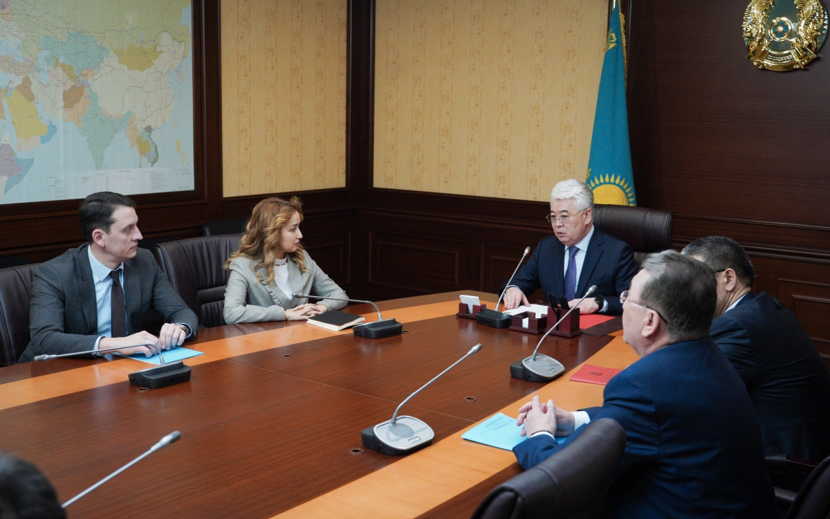Бейбіт Атамқұлов министрлік ұжымына жаңа вице-министрді таныстырды