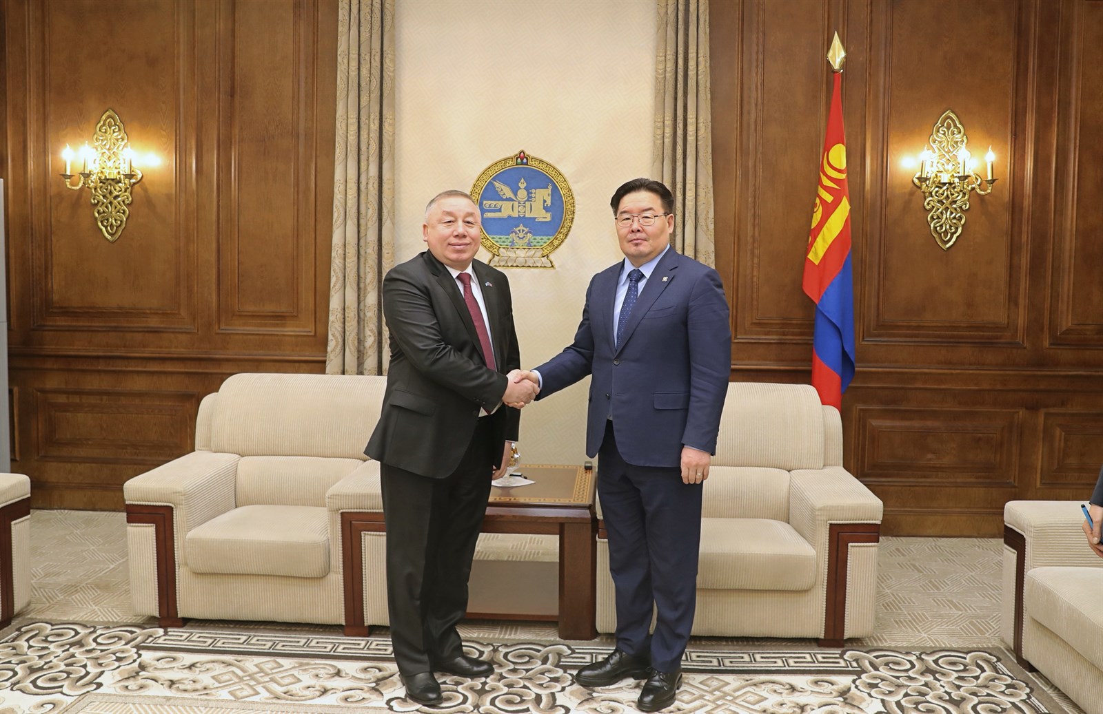 Қазақстанның Моңғолиядағы Елшісі Моңғолия Мемлекеттік Ұлы Хурал төрағасының қабылдауында болды
