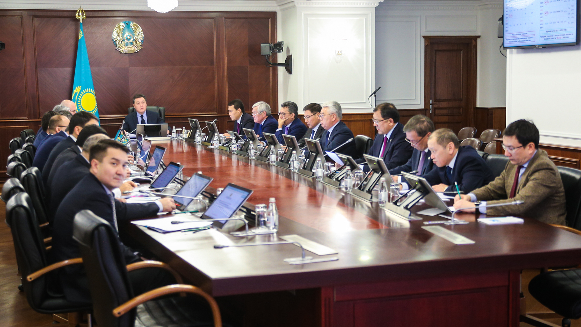 Үкіметте Мемлекет басшысының Жолдауын іске асырудың аралық қорытындысы шығарылды