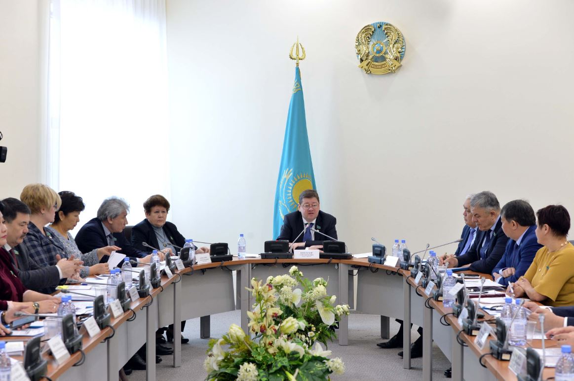 Мәжілісте су тасқыны кезеңіне дайындық мәселелері қаралды