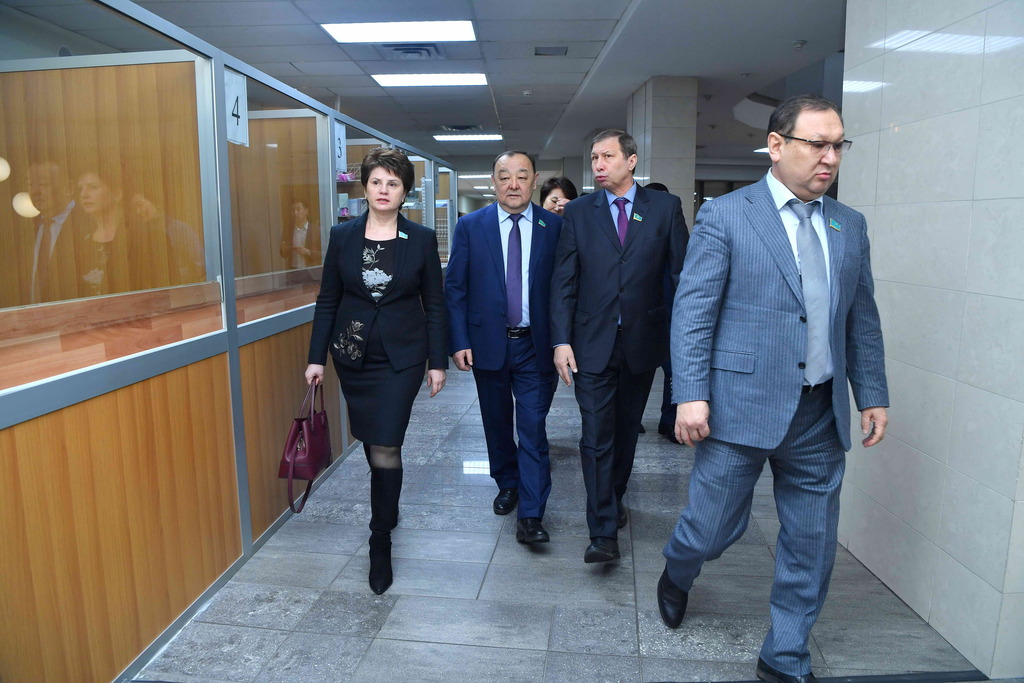Сенаторларға мемлекеттік кірістер саласындағы өзгерістер таныстырылды