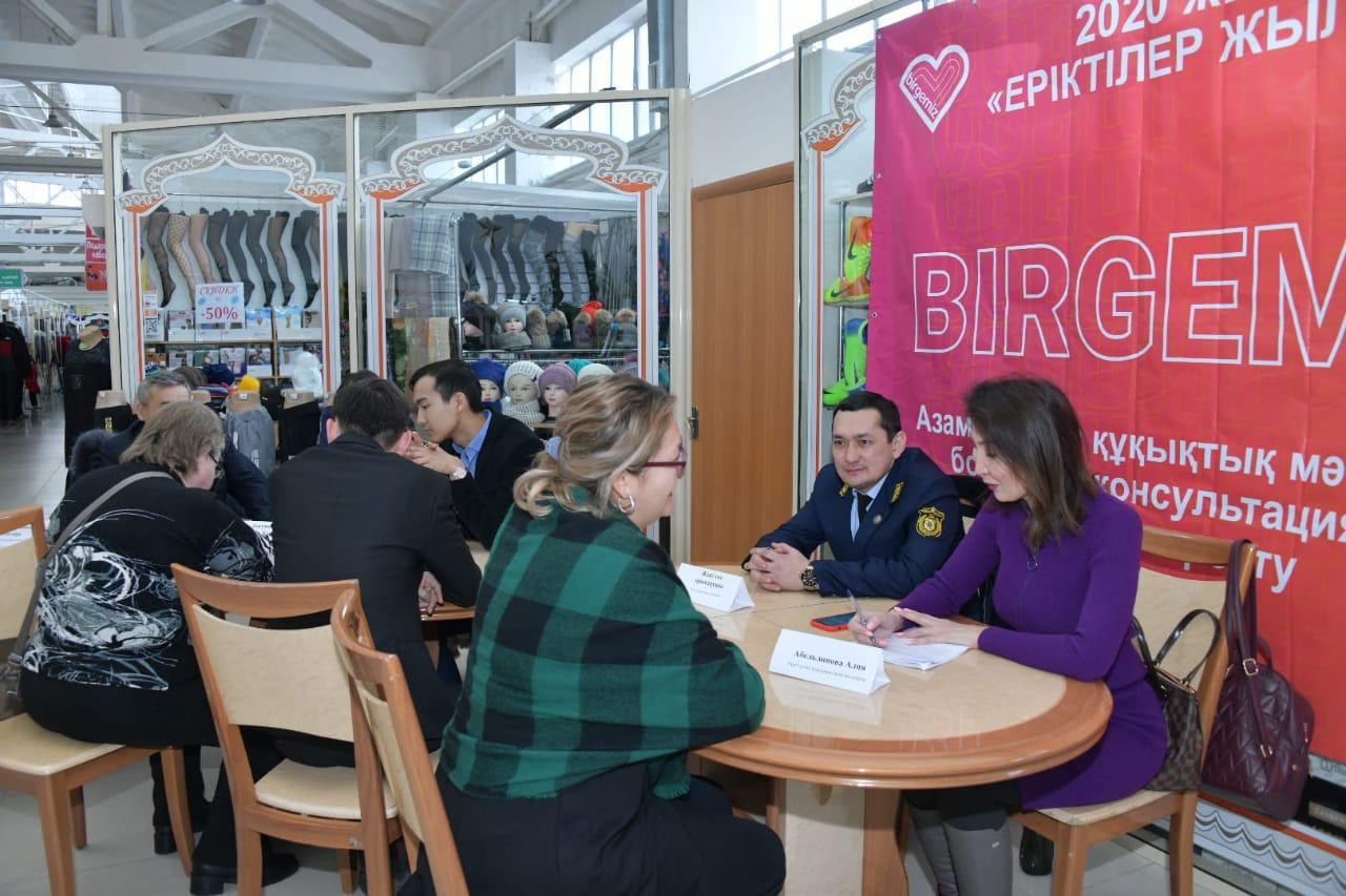 Елордалық волонтер-заңгерлер азаматтарға тегін құқықтық көмек көрсетті