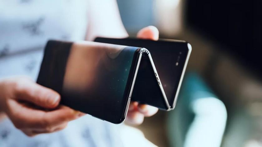 TCL компаниясы планшетке айналатын смартфон шығарды (видео)