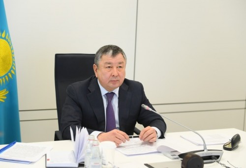 Жүк көліктері 300 шақырым жолды жарамсыз етті