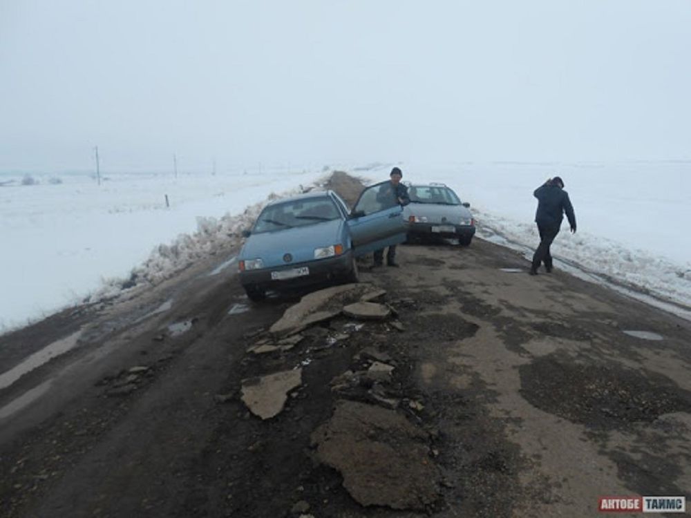 Жаңа жолда жүз ақау