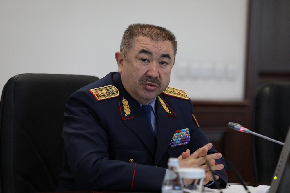Елді мекендерді қардан тазарту бойынша шұғыл шаралар қабылдау қажет - министр