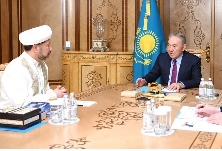 Тұңғыш Президент Бас мүфти Наурызбай қажы Тағанұлымен кездесті