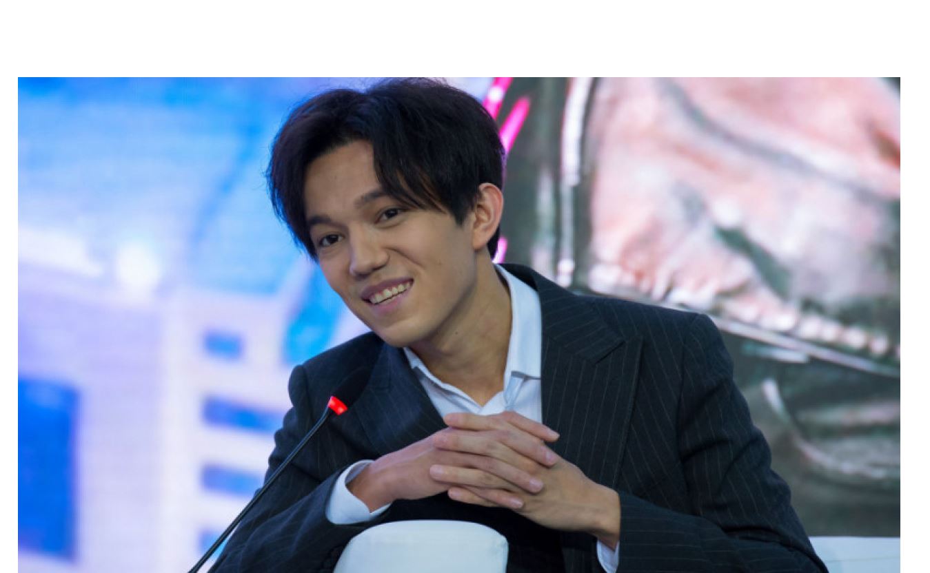 Нью-Йорктегі жұлдыздар галереясына Димаштың суреті ілінді