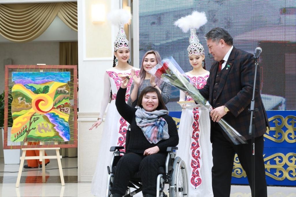 Қарағандылық меценат мұқтаж жанға пәтер сыйлады