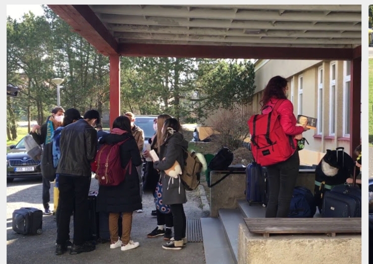 Қазақстандық дипломаттар Чехиядағы отандастарымызды эвакуациялады