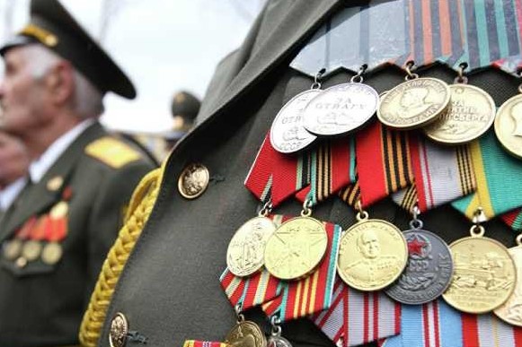 Атыраулық соғыс ардагерлеріне 300 мың теңгеден қаржылай көмек беріледі