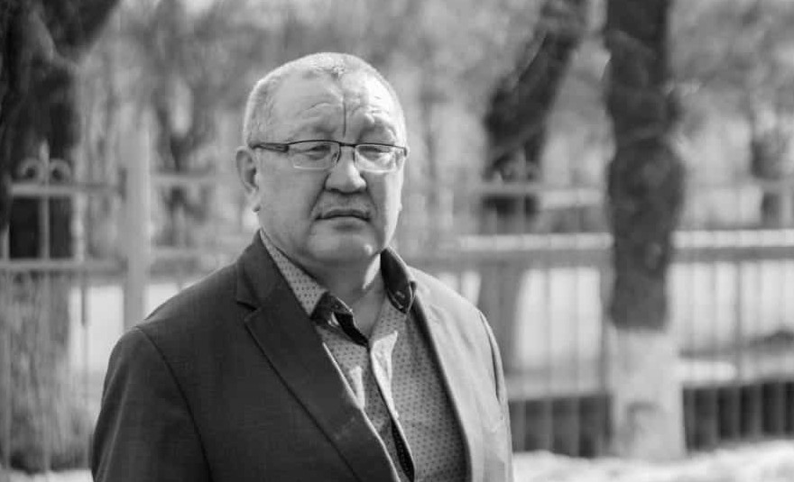 Көк шалғынға көміліп жаттым кешкі...