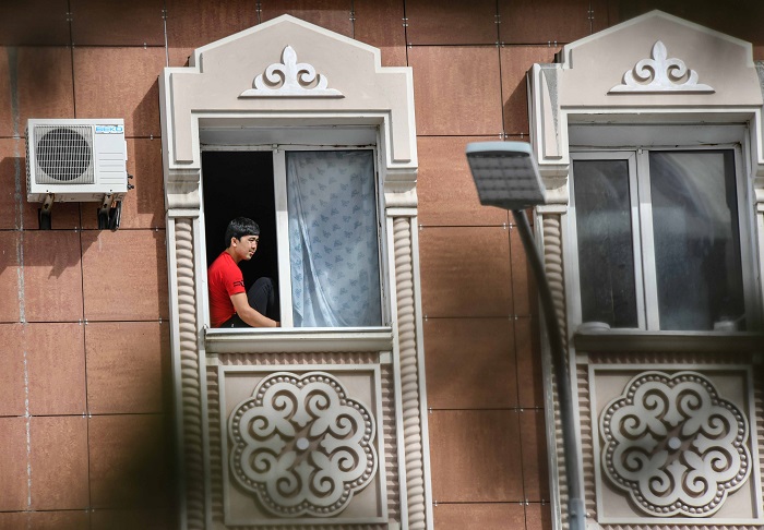 Елордада көшеде себепсіз жүргендер жазалануда (фоторепортаж)