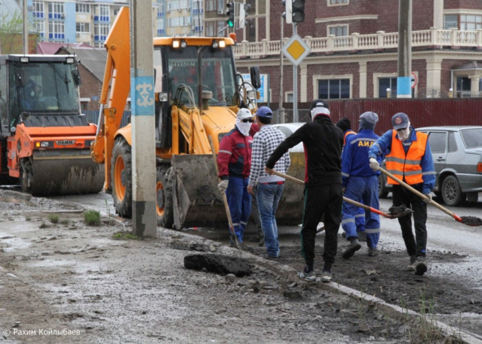 Атырау: Жол шұңқырын жамауға 41 млн теңге бөлінді